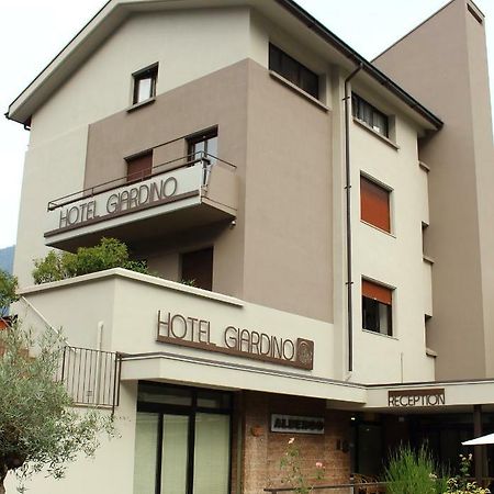 Hotel Giardino Breno Buitenkant foto