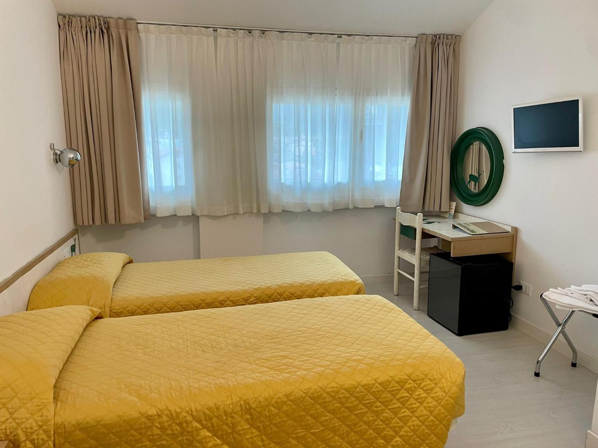 Hotel Giardino Breno Buitenkant foto
