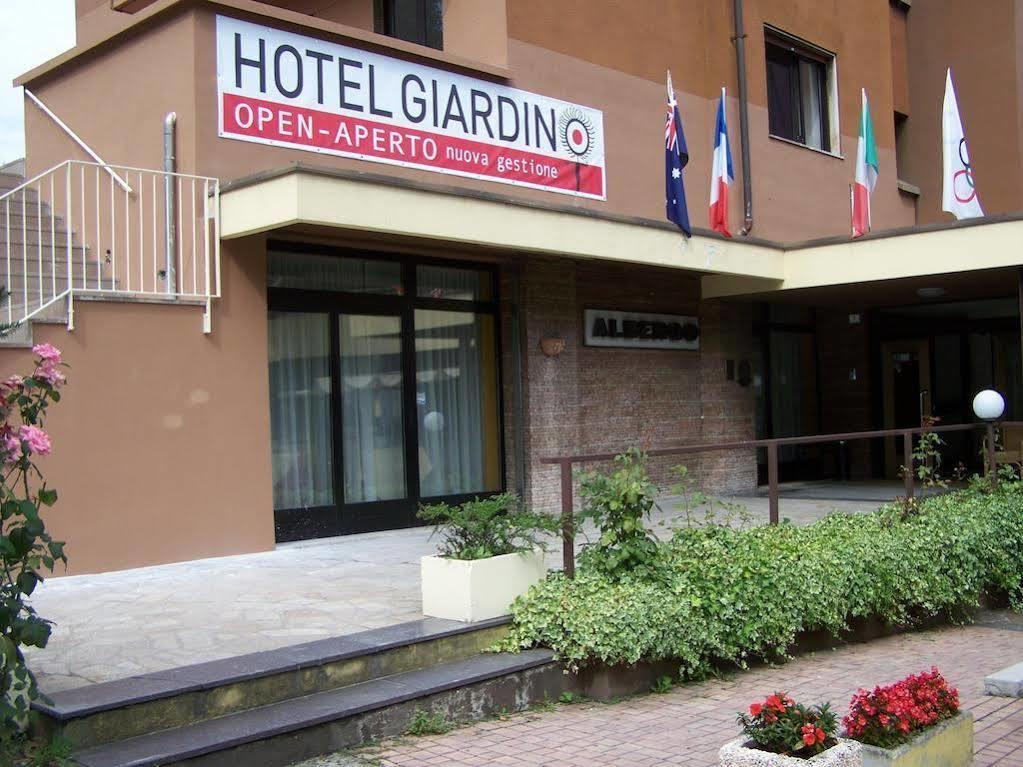 Hotel Giardino Breno Buitenkant foto